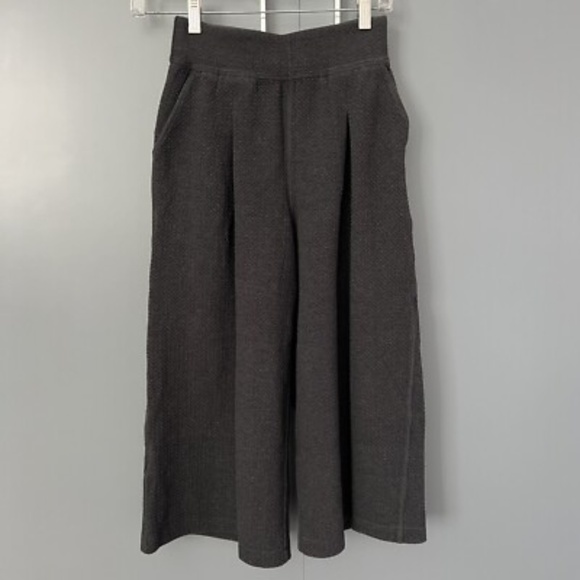 Lululemon Can You Feel The Pleat Crop *21 Size 10 - Picture 4 of 4